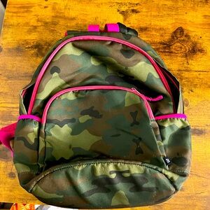BACK TO SCHOOL!!
SOLD OUT ONLINE!! GAP kids recycled camo senior backpack.